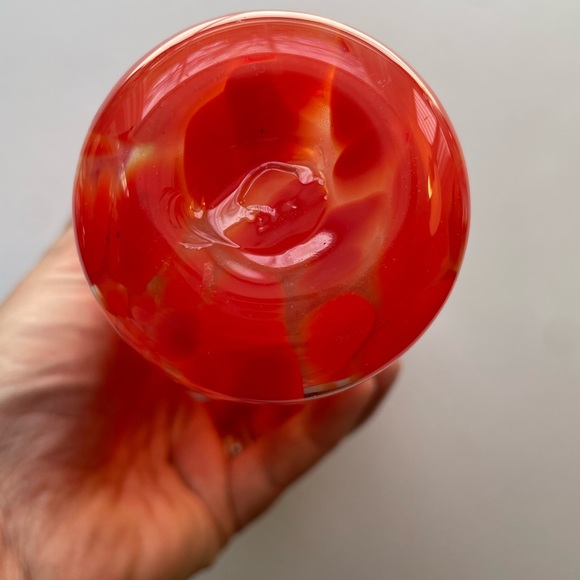 Hand blown amberina color Murano style glass vase. - Picture 4 of 5